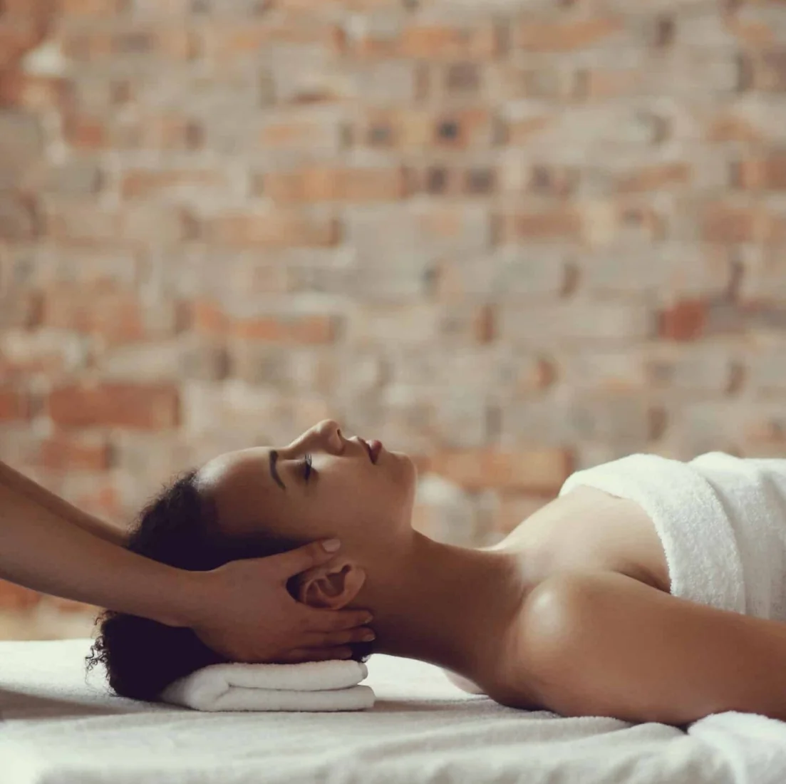 Massage de détente dans un espace de soin